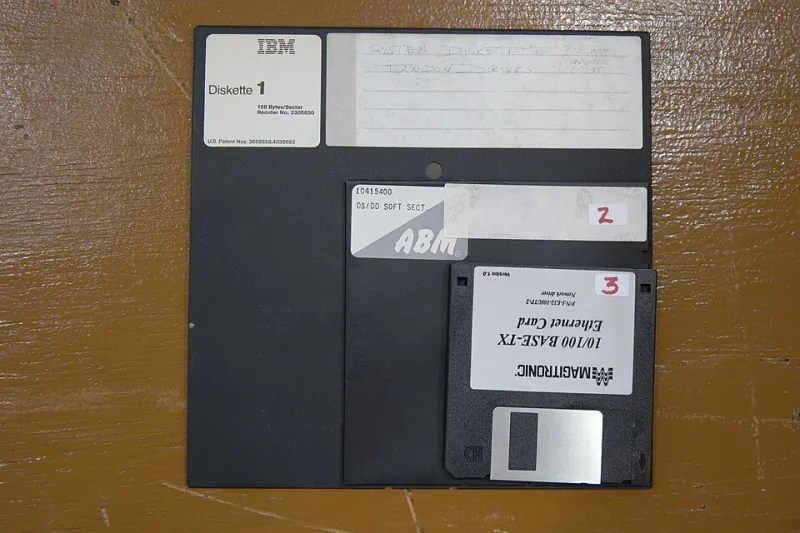 Bit Rot Hunters: The Obsessive Archivists Pulling Corporate Software From the Jaws of Oblivion