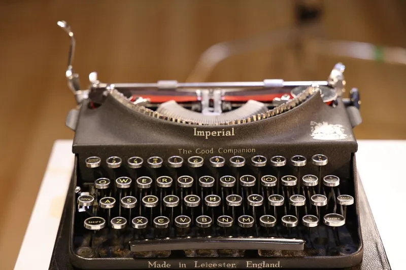 Clack and Release: Why a Growing Cult of Writers Is Trading Cursor Blink for Mechanical Thunder